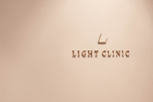 light clinic （ライトクリニック）カウンターバックサイン